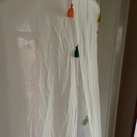 [Pillowfort] White Canopy with Colorful Tassels - Picture 4 of 6